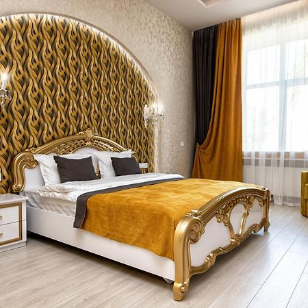 2 Bedroom Apartment Tykha Street City Center With Parking Place 리비프 외부 사진