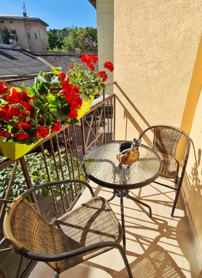 2 Bedroom Apartment Tykha Street City Center With Parking Place 리비프 외부 사진