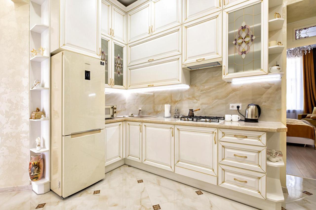 2 Bedroom Apartment Tykha Street City Center With Parking Place 리비프 외부 사진