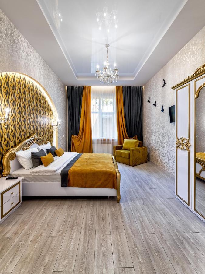 2 Bedroom Apartment Tykha Street City Center With Parking Place 리비프 외부 사진